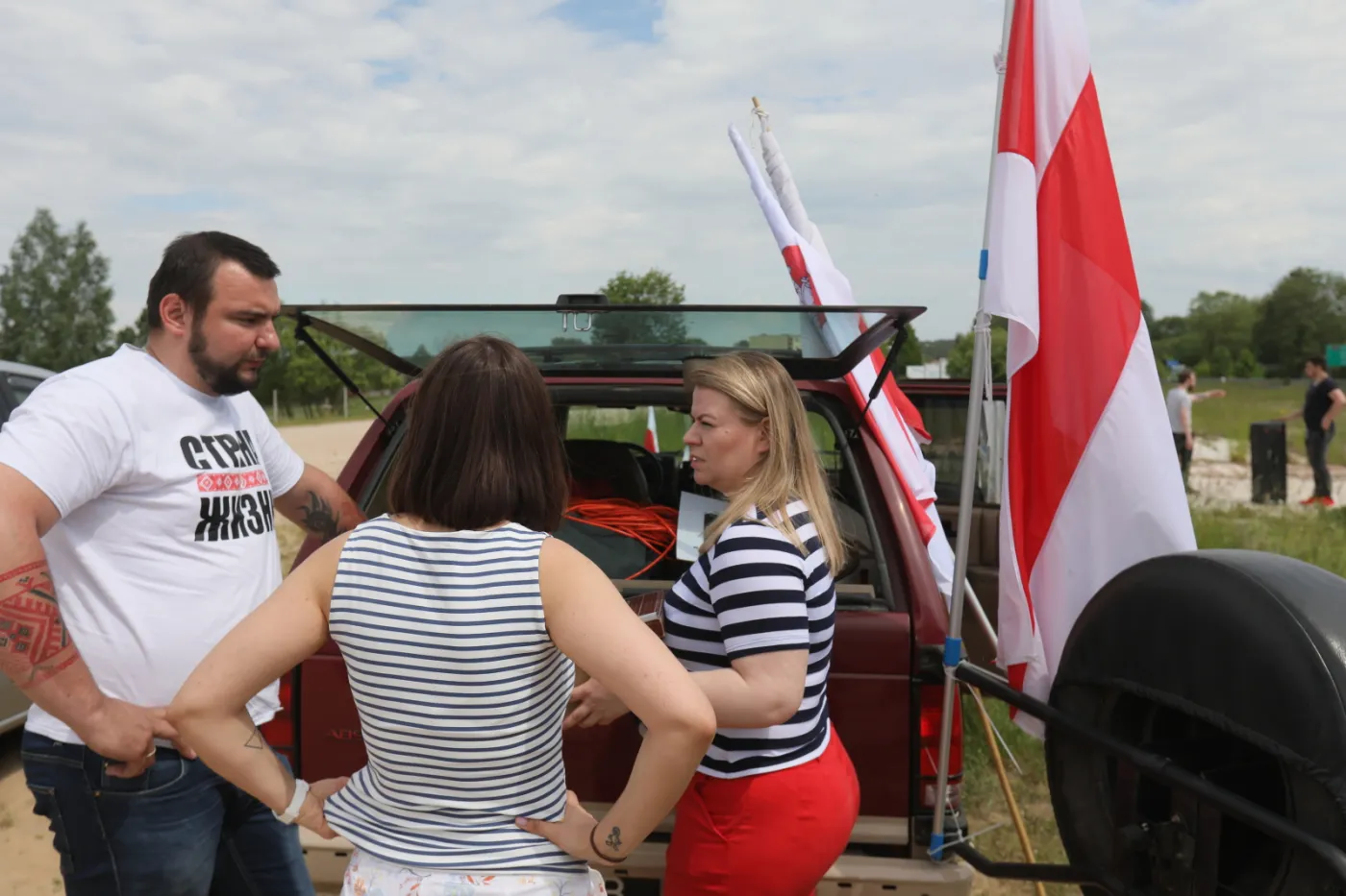 Przebywający w Polsce Białorusini protestują przed granicą w Bobrownikach