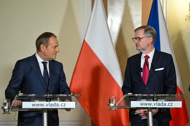 Czy Polska i Czechy wyślą żołnierzy na Ukrainę? Premierzy odpowiadają