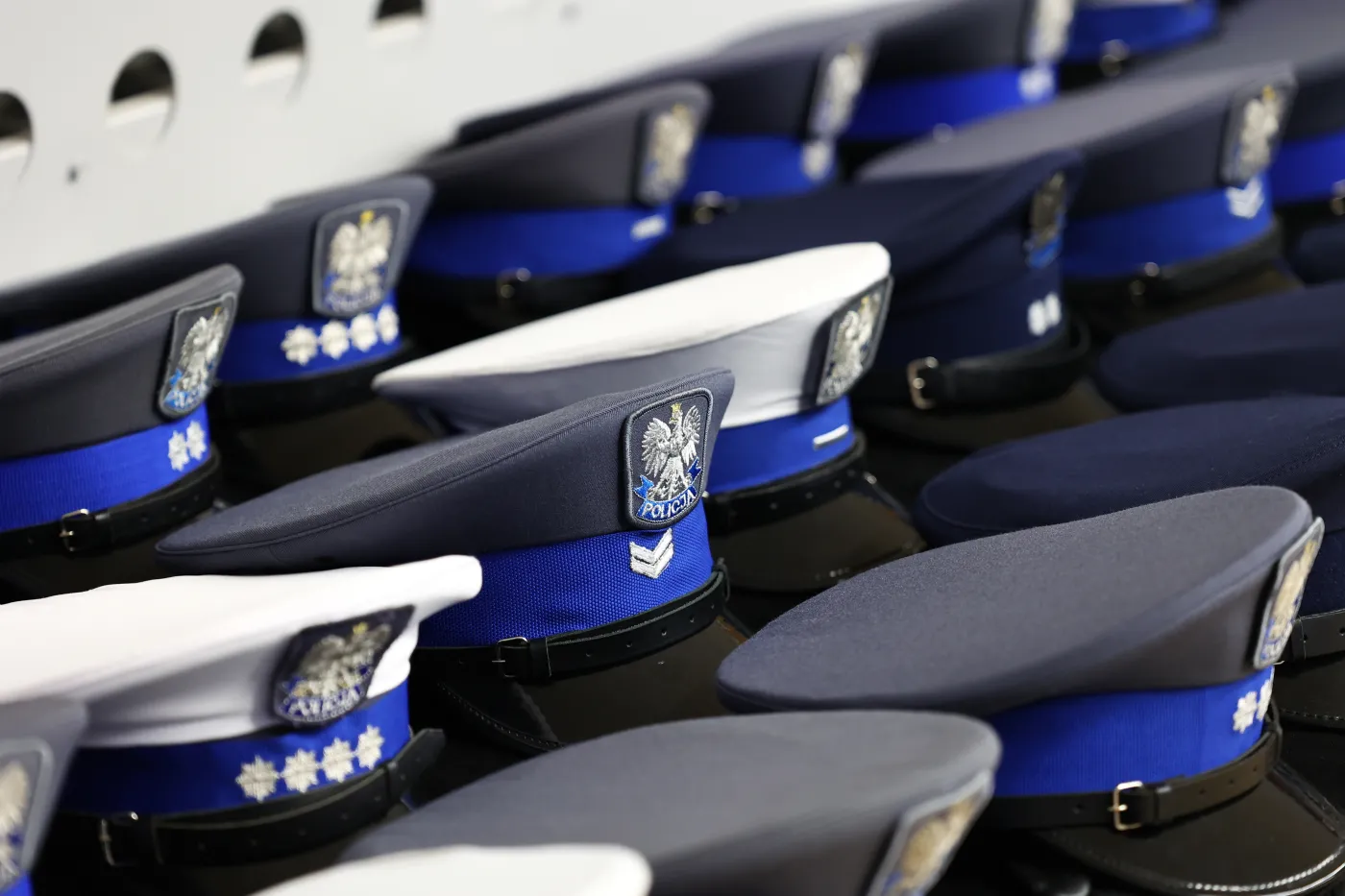 Badanie CBOS. Polacy oceniają pracę służb mundurowych