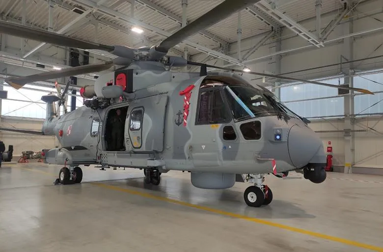 Służący w Marynarce Wojennej polski śmigłowiec AW101.