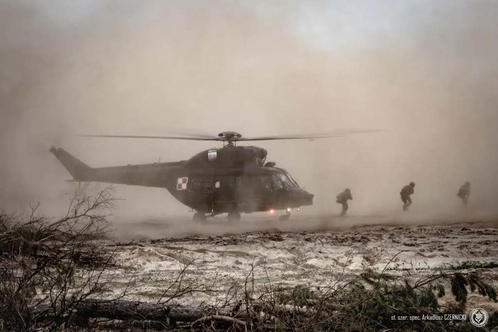 Śmigłowiec W-3 Sokół w trakcie ćwiczenia Anakonda 23.