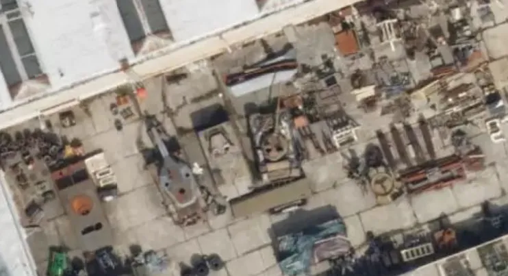 Reszki tego, co zostało z makiety czołgu PL-01 Concept.