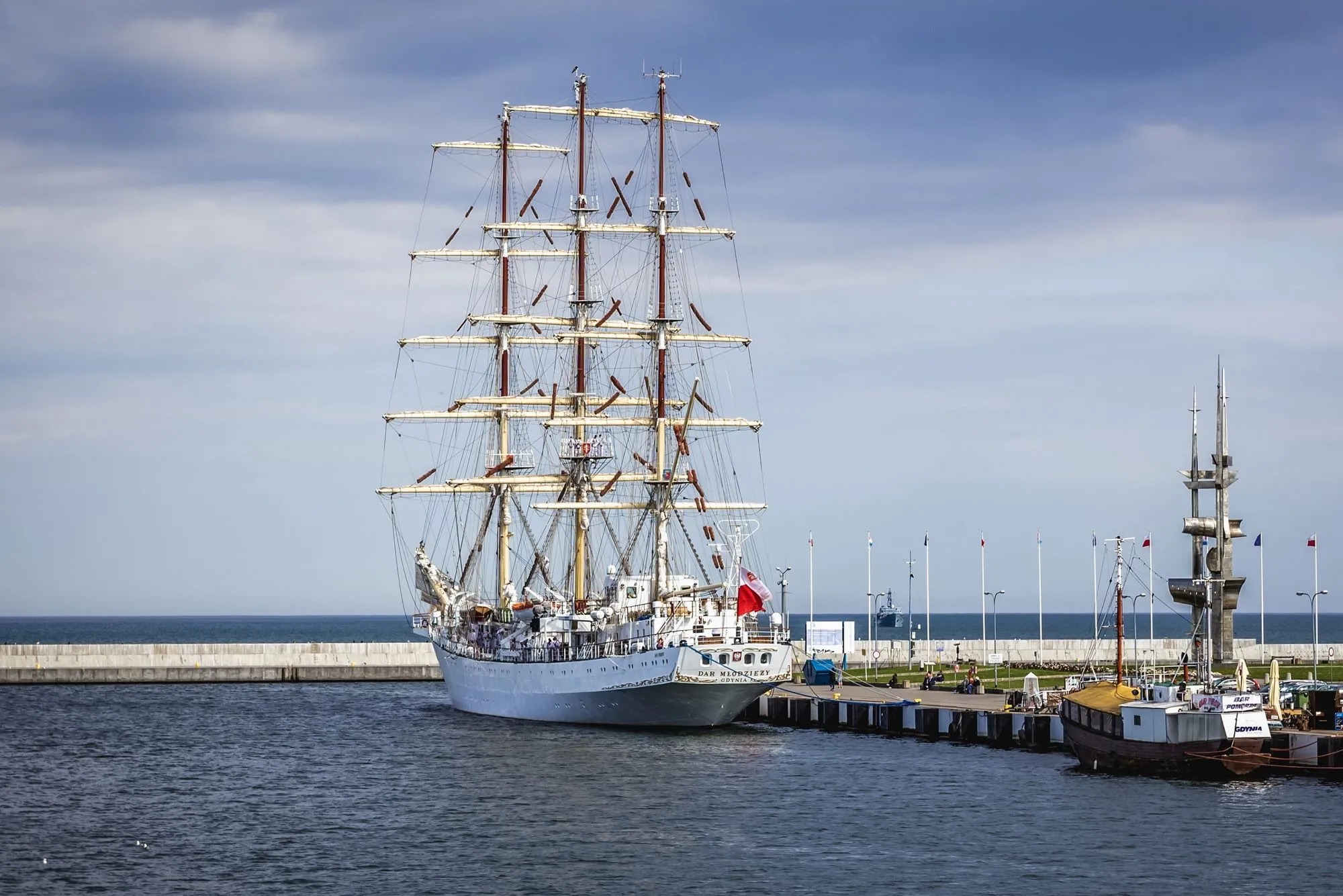 Gigantyczna kwota na budowę następcy „Daru Młodzieży”. Gdynia ogłasza przetarg
