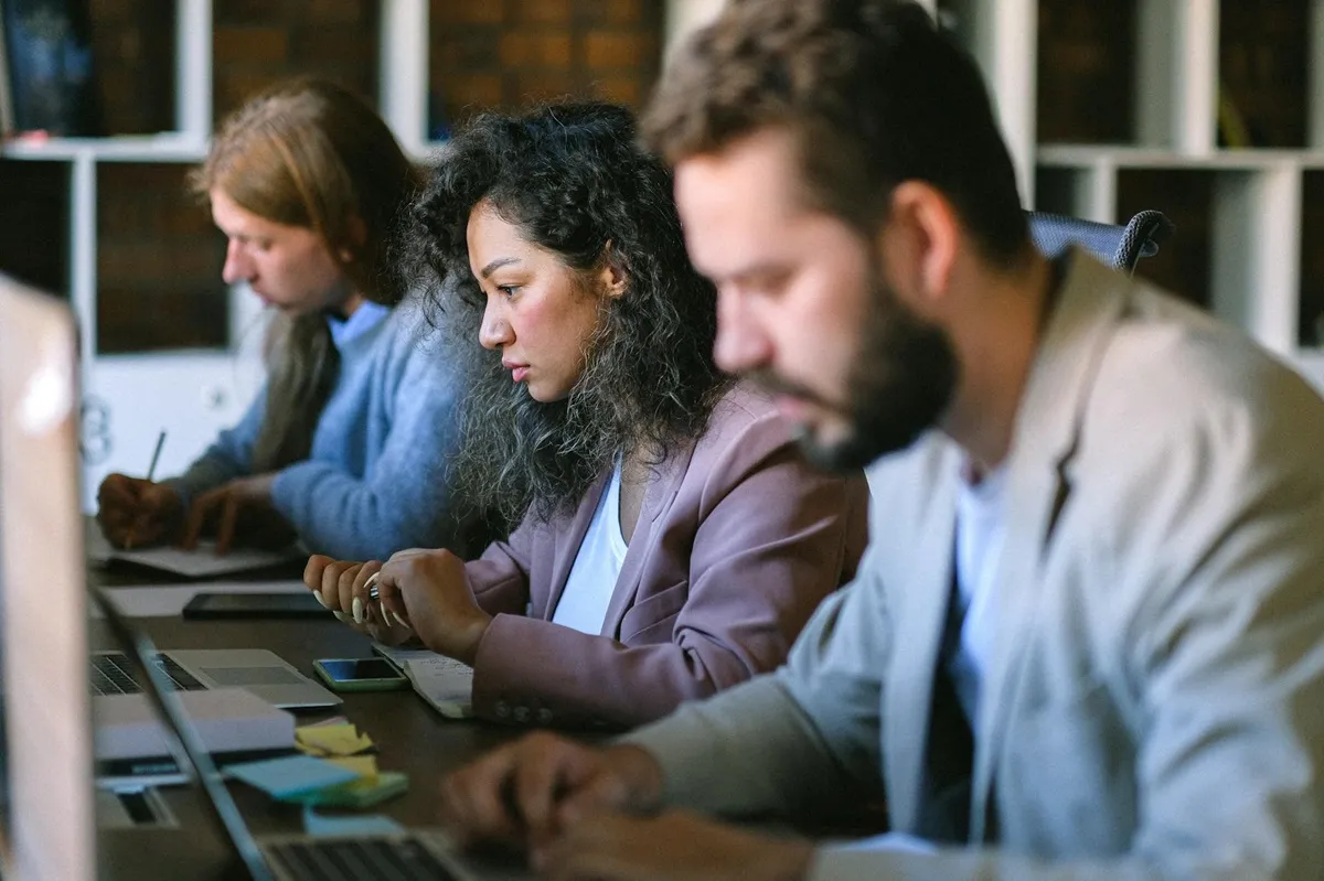 Citizen development vs Citizen – assisted developm