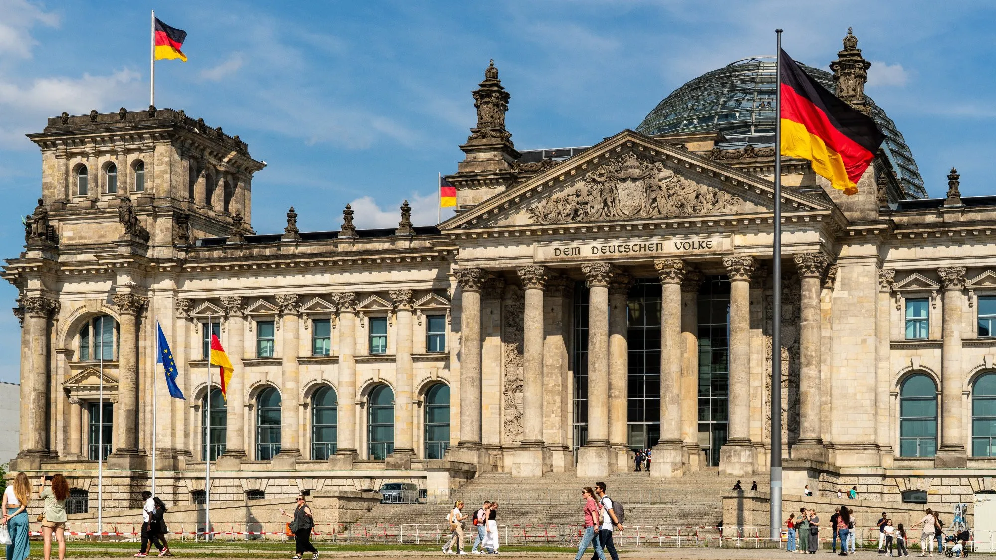 Niemcy zwiększają dług o setki miliardów euro. Berlin rusza po rekordowe finansowanie