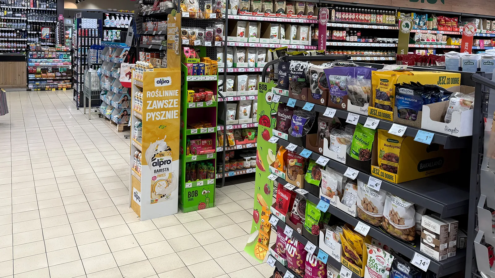 Nie Biedronka i nie Lidl. Te sklepy są najtańsze i odsyłają konkurentów na szary koniec