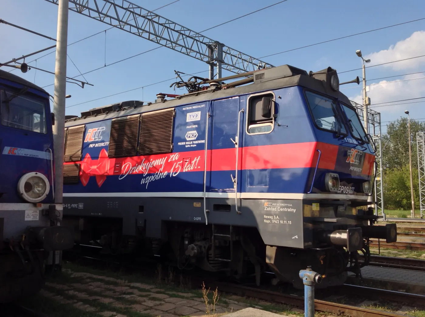 2664940-lokomotywa-pkp-intercity-ep09-w-specjalnym-malowaniu.jpg