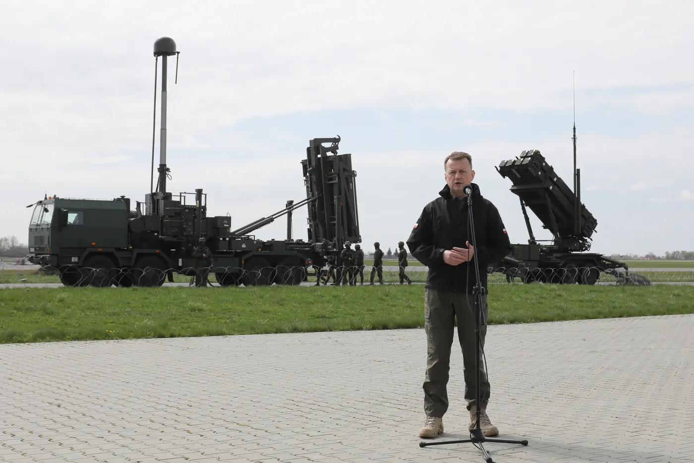 Szef MON: Polska jest już bardzo zaawansowana w budowie systemu wielowarstwowej obrony przeciwlotniczej