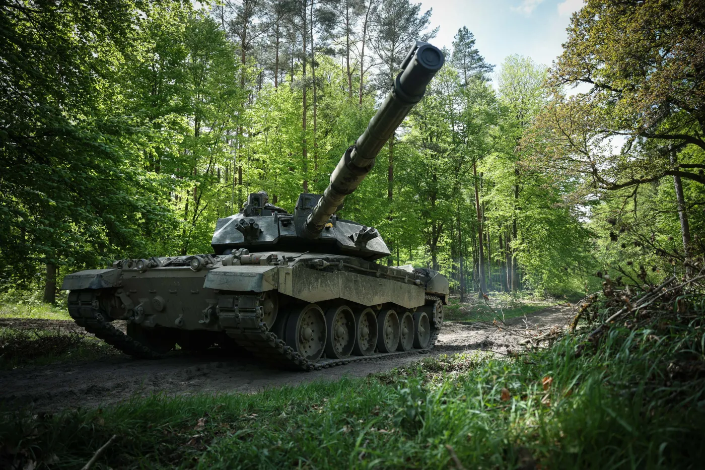 Czołg Challenger 2 to podstawowy czołg brytyjskiej armii.