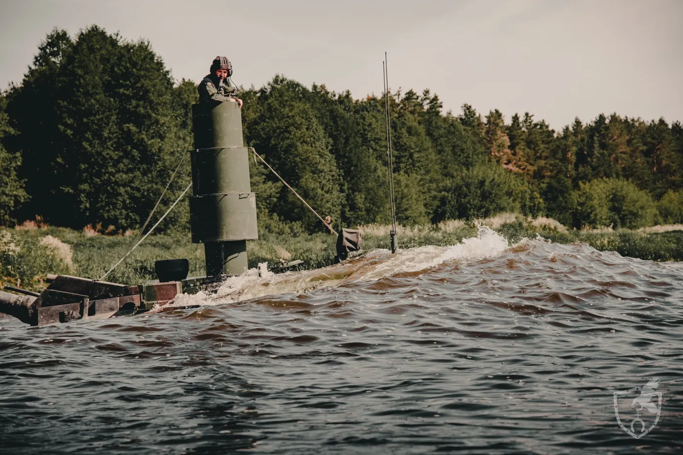 Chlup, do wody! Polskie czołgi K2 Czarna Pantera pokazują, że woda im niestraszna