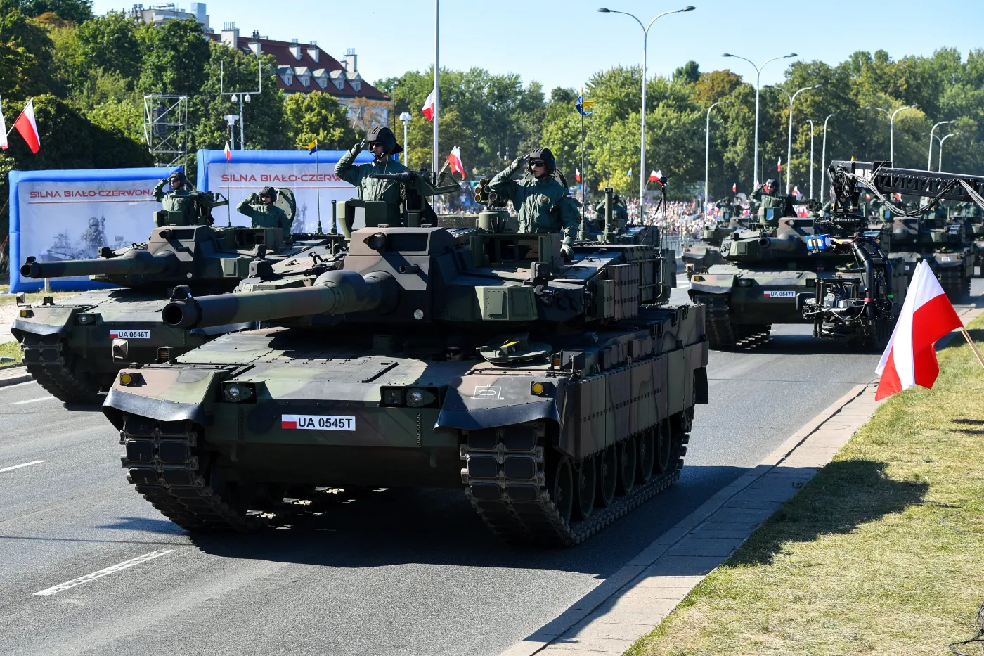 Polska "na dużą skalę uzbraja się przeciwko zagrożeniu". Niemieckie media o defiladzie wojskowej