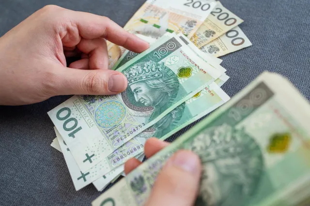 Przekroczyłeś 120 tys. zł dochodu? Wielu Polaków myśli, że płaci wtedy 44 proc. podatku