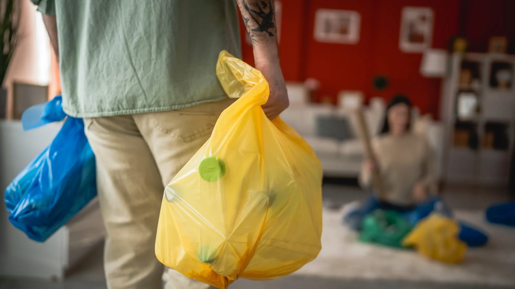 Koniec oddawania śmieci w foliowych workach? Mają je zastąpić kompostowalne