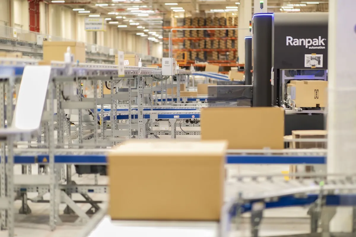Fulfillment i transport pod jednym dachem. Jak uprościć logistykę i zwiększyć rentowność e-commerce?