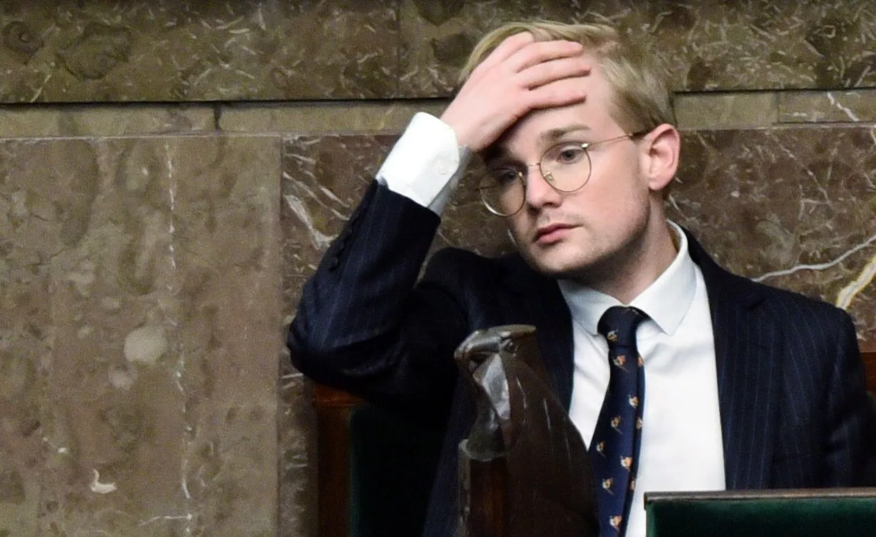 Politycy w służbie cywilnej. O apolityczności korpusu można zapomnieć