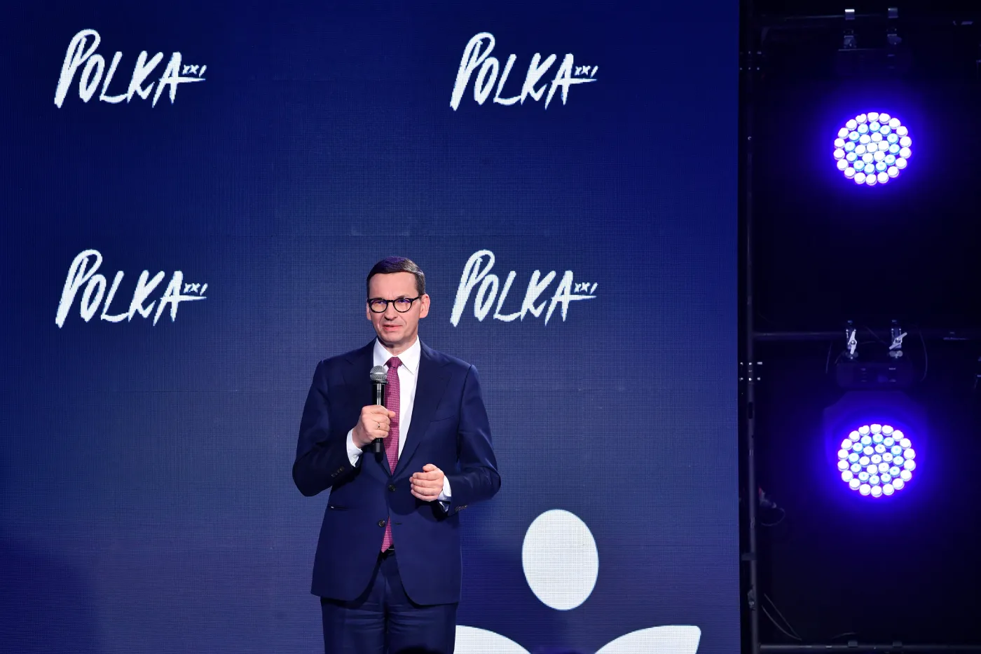 Morawiecki: W życiu zawodowym kobietom jest trudniej