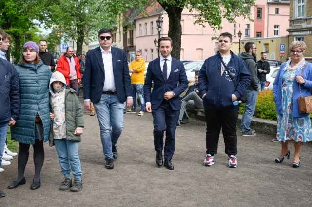 Po co Konfederacja idzie do europarlamentu? Bronić obrotu gotówkowego