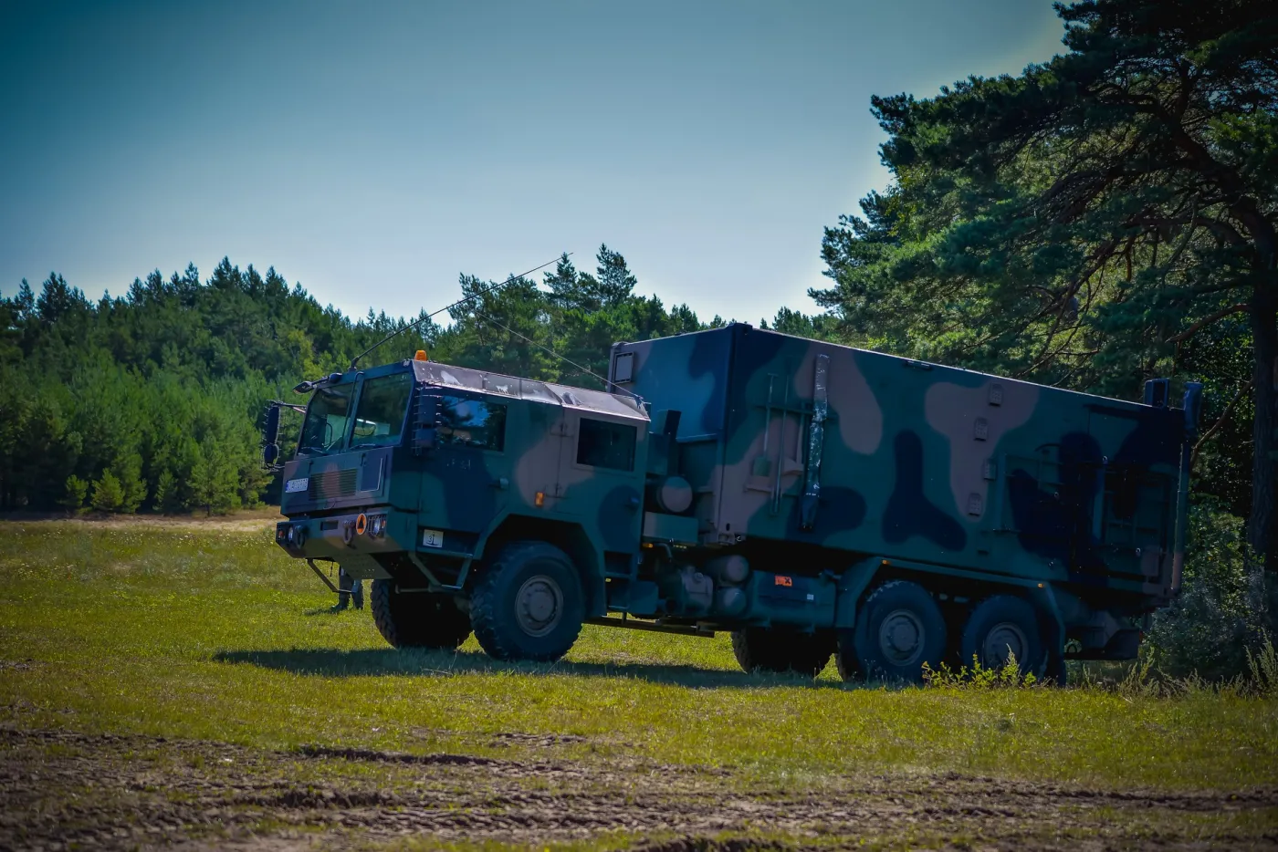 Wóz dowódcy zespołu ogniowego Morskiej Jednostki Ogniowej.