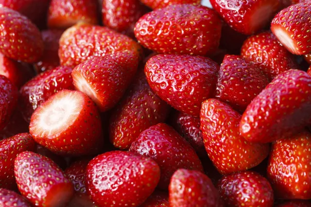 Są już polskie truskawki. Ich cena jednak odstrasza. Ile kosztuje kilogram?