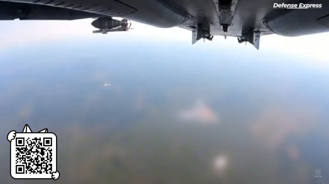 Nowa ukraińska bomba kierowana przed rozłożeniem skrzydełek.