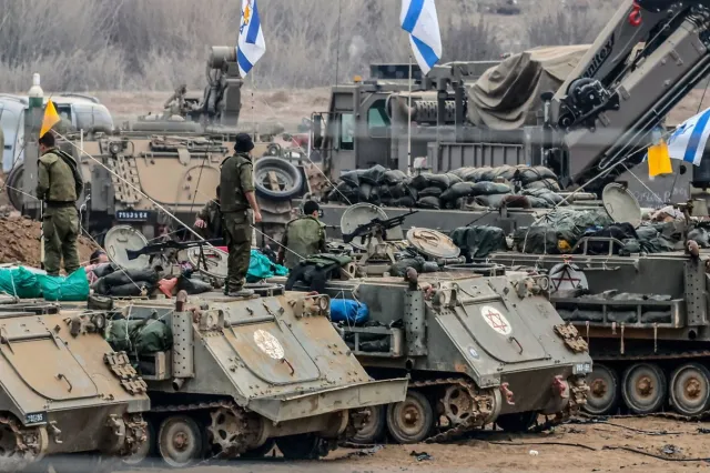 Izraelskie wojsko zaatakowało miasto Gaza z dwóch stron czołgami i piechotą