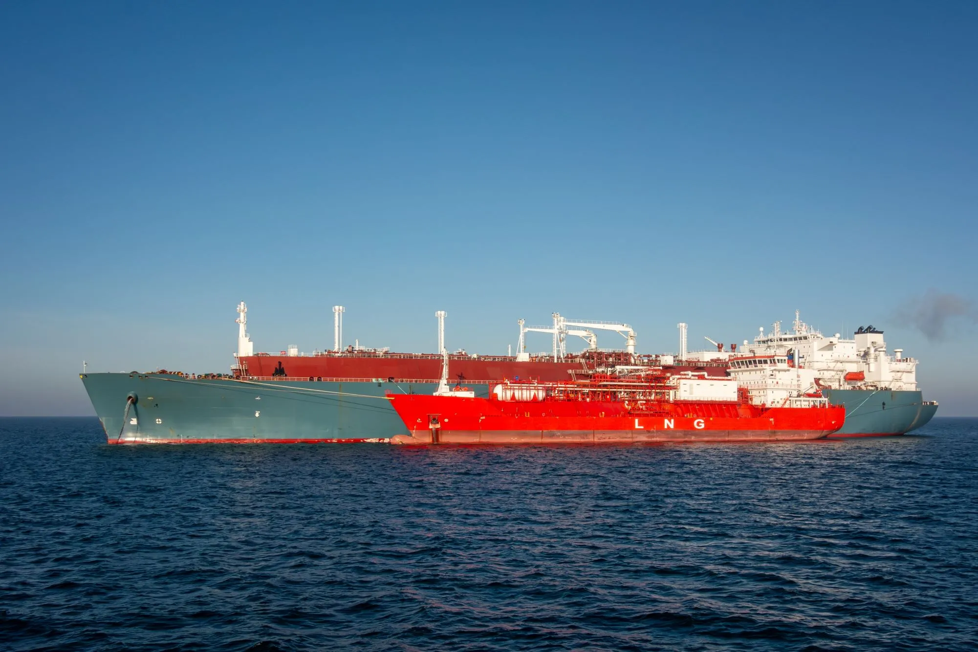 Co dzieje się w cieśninie Ormuz? Siedem jednostek w dobę - to kropla w morzu potrzeb