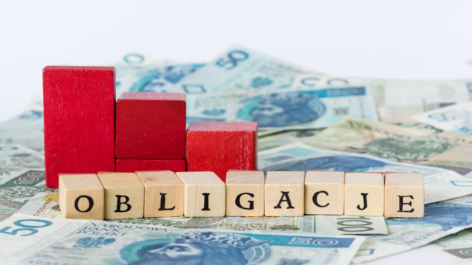 4,75 proc. rocznie dają teraz zarobić obligacje oszczędnościowe Skarbu Państwa. Warto w nie inwestować gdy inflacja wraca?