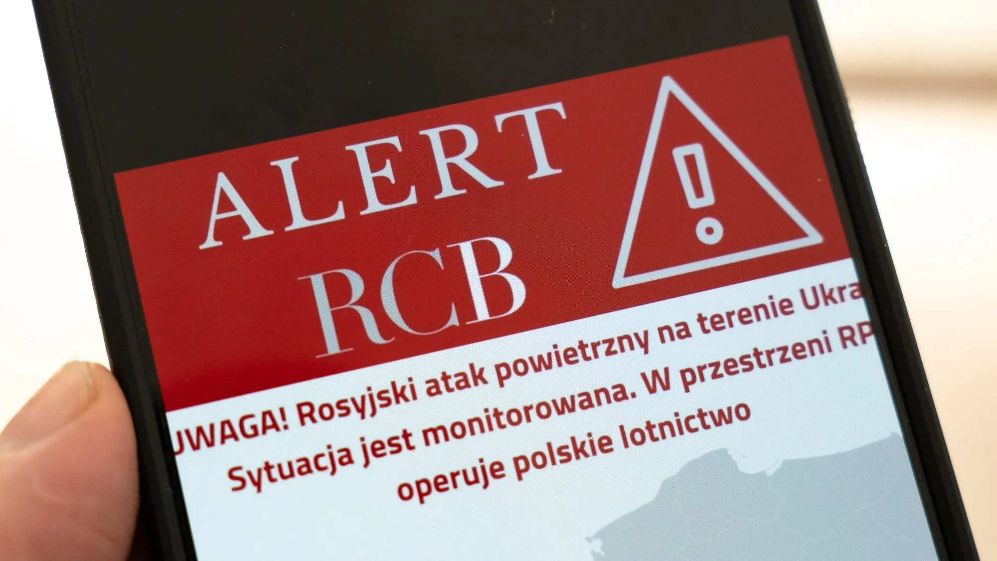 Zmiany w Rządowym Centrum Bezpieczeństwa. Dyrektor mówi o zbyt dużym obciążeniu pracą dyżurnych RCB