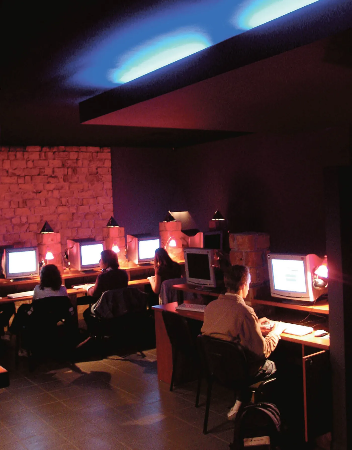 Kable głęboko pod skórą