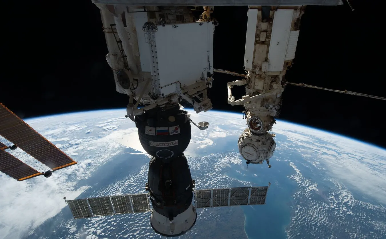 W rosyjski statek kosmiczny uderzył meteoryt Fot. Twitter/NASA