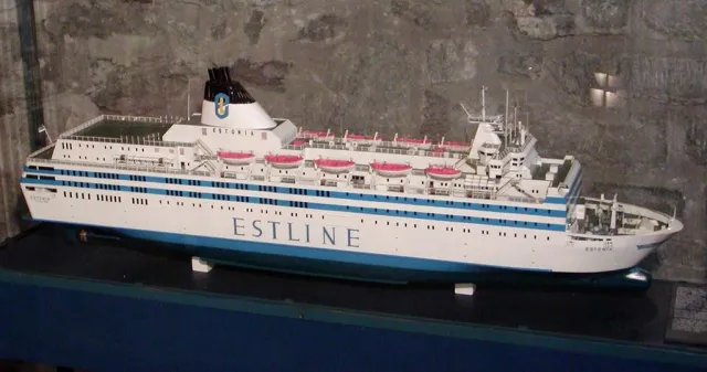 Uszkodzenia wraku promu "Estonia" mogą wskazywać na eksplozję