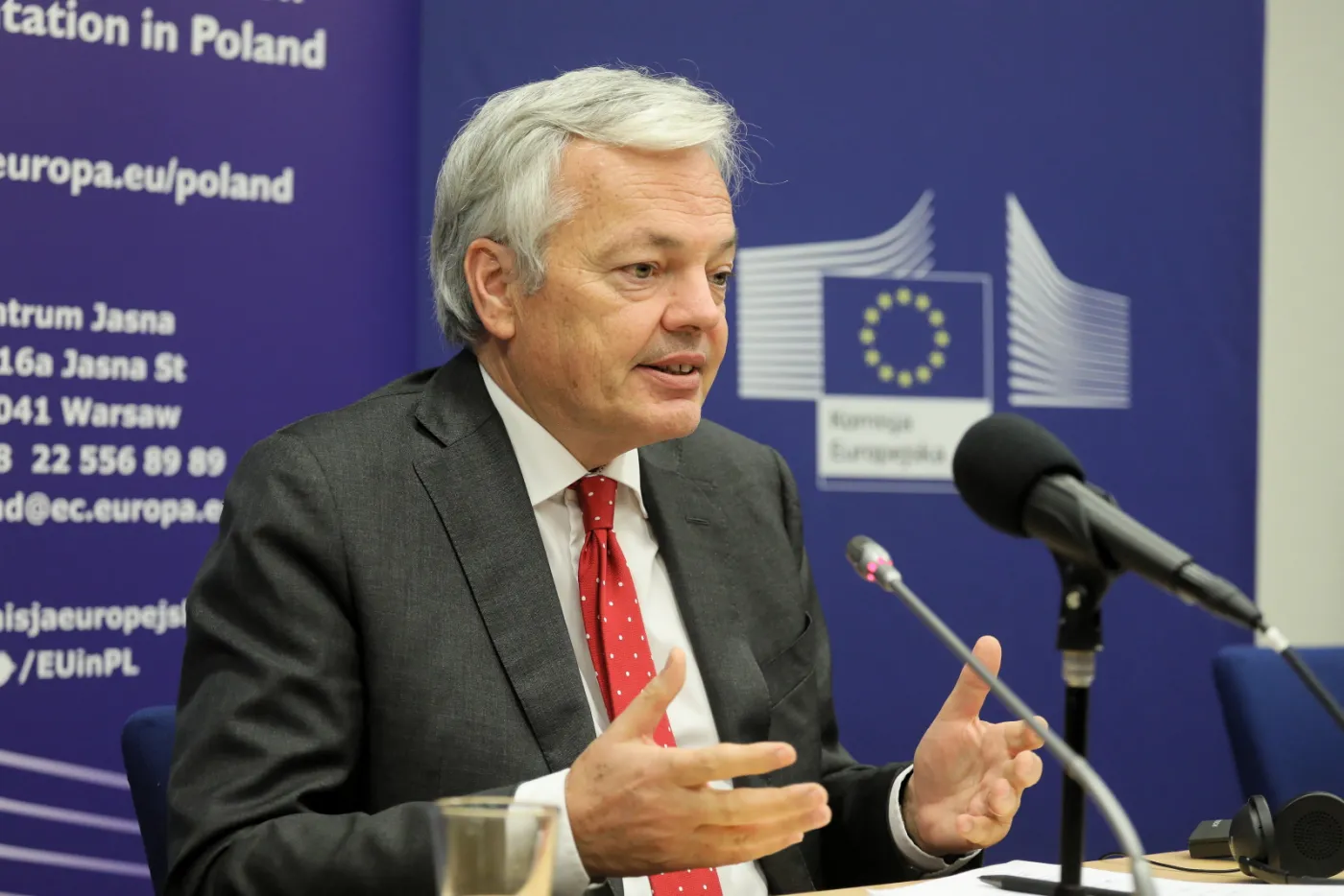 Reynders: Wszystkie państwa UE traktujemy tak samo. Po rozmowach w Polsce "jestem optymistą"