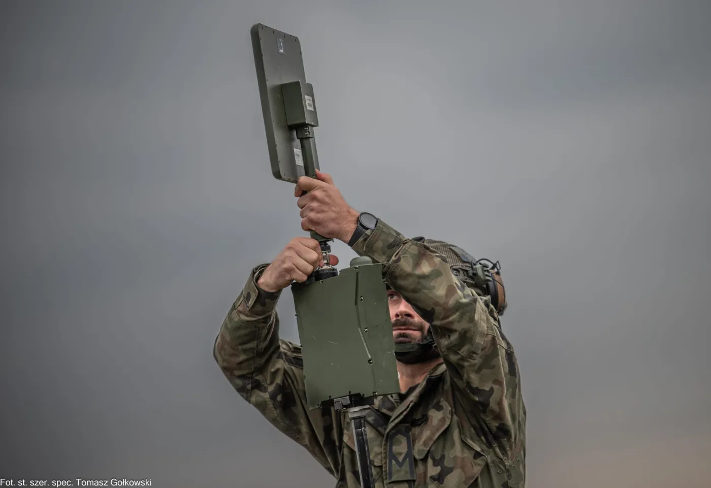 Anteny, dzięki którym operator może sterować dronem Orbiter 2B.