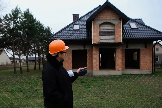 Ile kosztuje ogrzewanie domu? Raport Polskiego Alarmu Smogowego