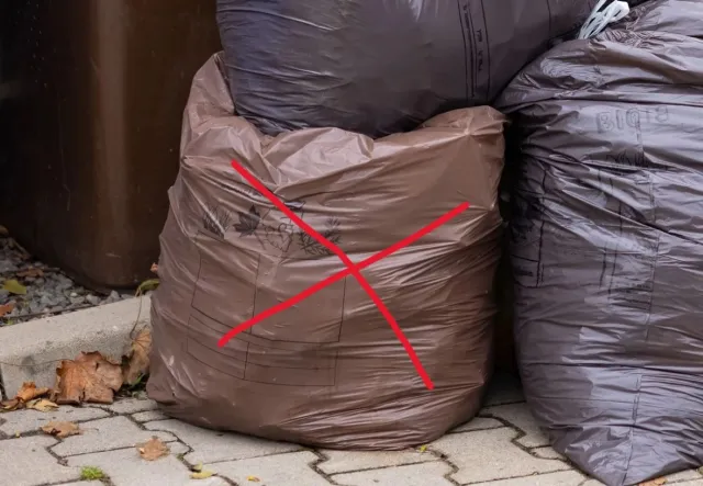 Od 1 kwietnia koniec brązowych worków na śmieci BIO. Jeden pojemnik dostaniesz za darmo, za resztę zapłacisz z własnej kieszeni