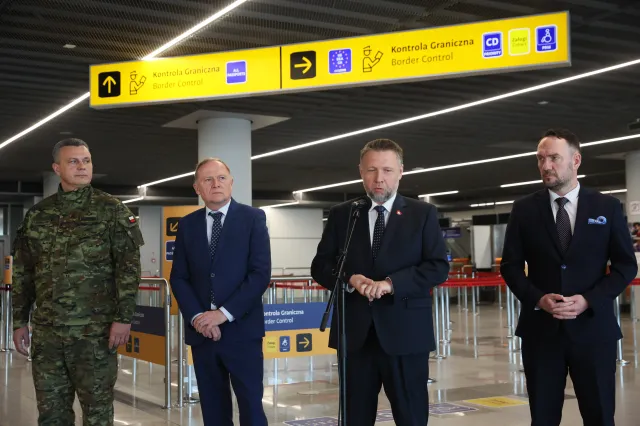 System Wjazdu/Wyjazdu na wszystkich granicach. Szef MSWiA komentuje