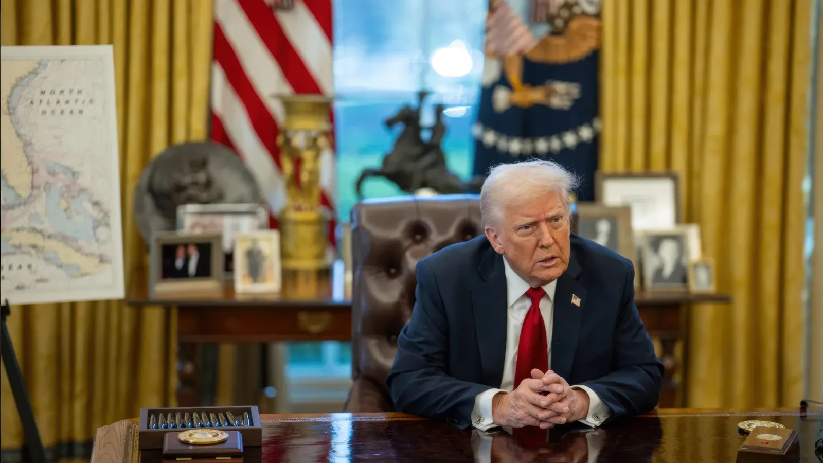 Donald Trump eskaluje wojnę handlową na cła między USA a Kanadą. Zakazał importu od 29 września produktów mlecznych, alkoholu i pojazdów