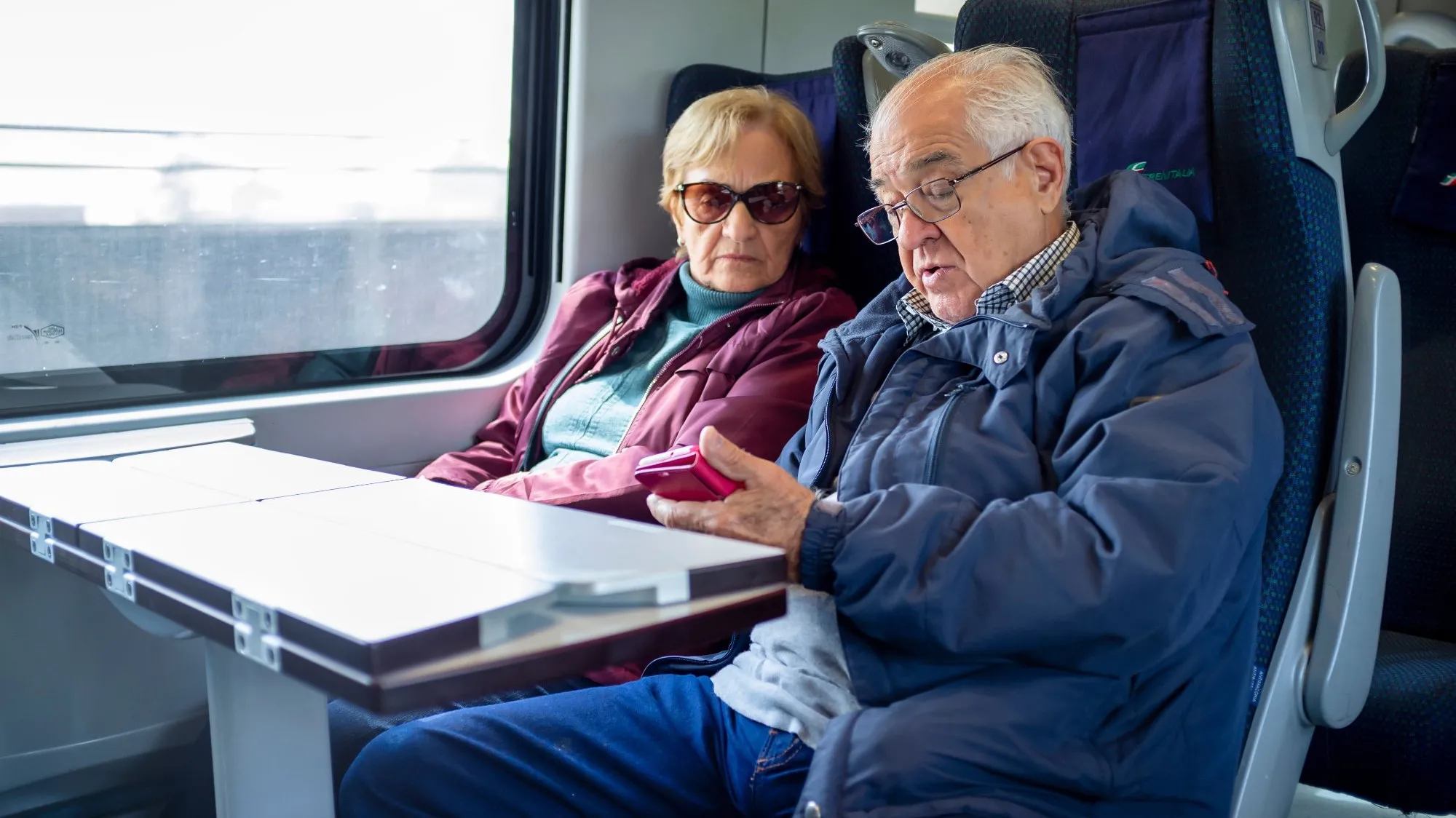 Wielka zniżka na bilety PKP Intercity. Tymi składami seniorzy pojadą niemal za darmo