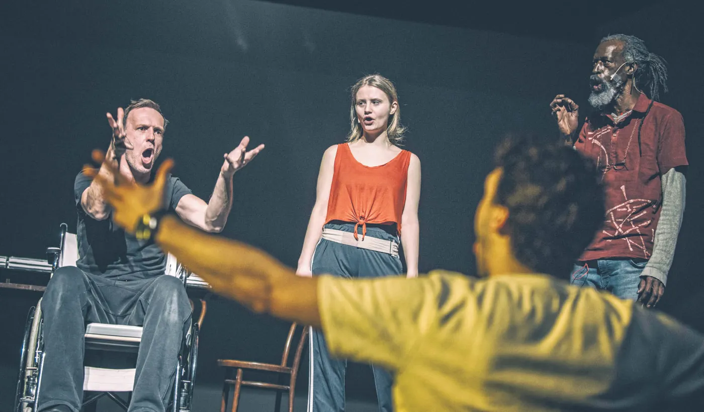 „Mein Kampf” w teatrze: Granica, za którą zaczyna się przemoc [WYWIAD]