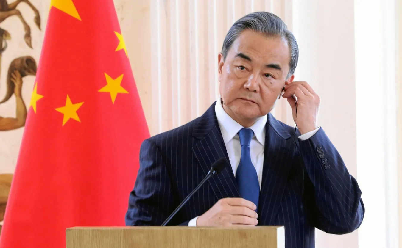 Wang Yi: Rosja sprzeciwia się wojnie nuklearnej