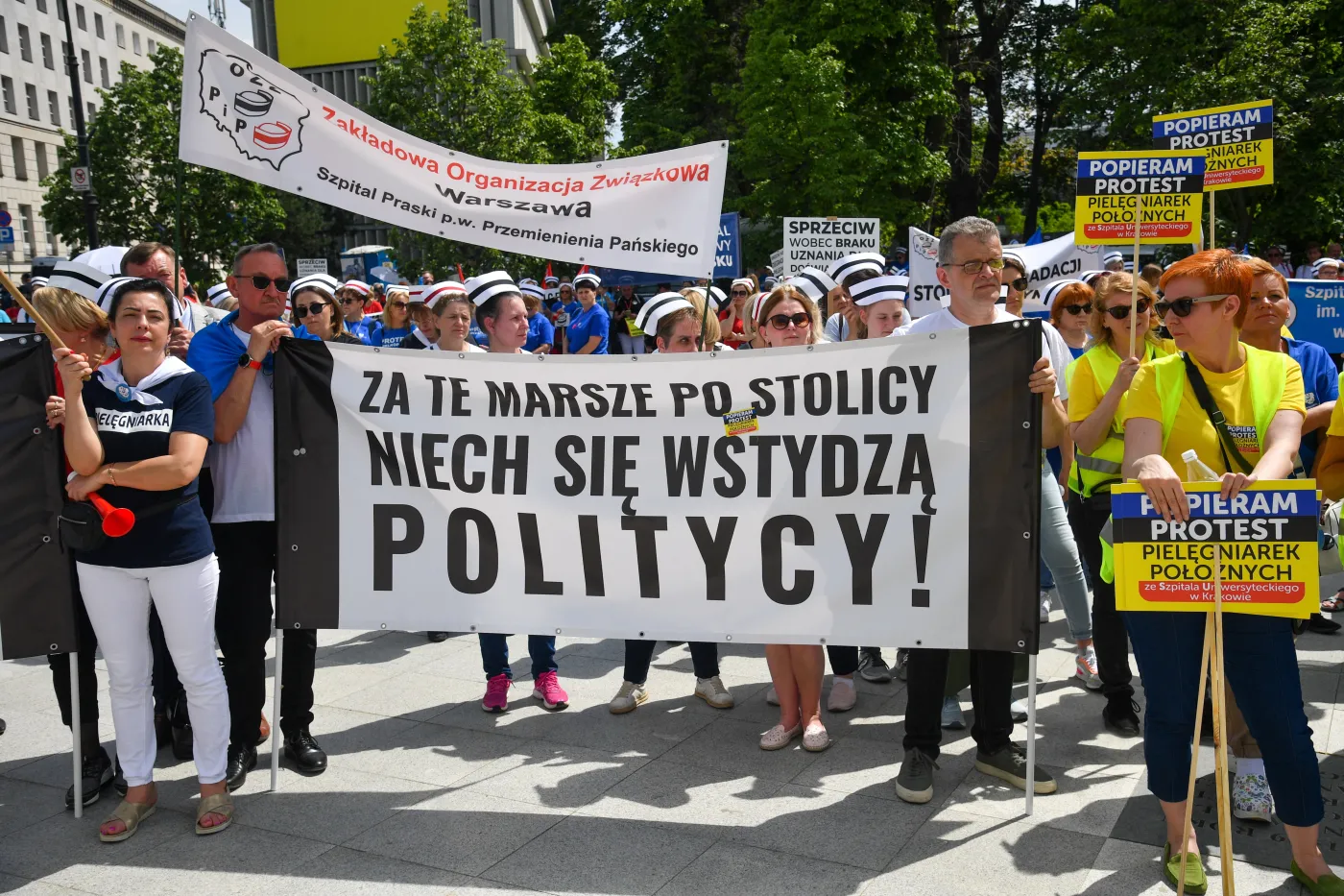 Protest pielęgniarek i położnych. Powodem dysproporcje w zarobkach i degradacja ich zawodów