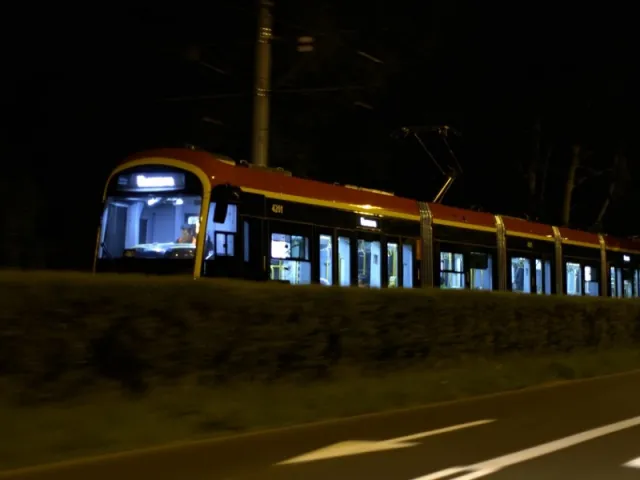 Nowe tramwaje Hyundaia dla Warszawy. Pojazdy wyjechały na pierwsze testy