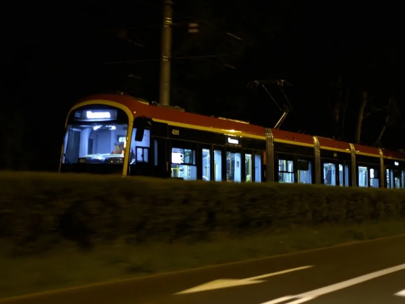 Nowe tramwaje Hyundaia dla Warszawy. Pojazdy wyjechały na pierwsze testy