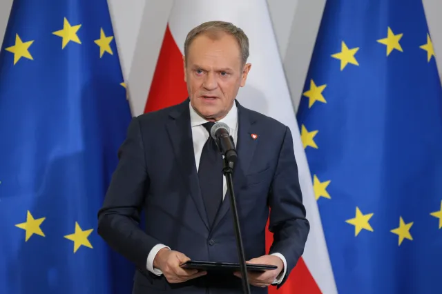 800 plus i podwyżki dla nauczycieli. Donald Tusk zapowiedział, co zrobi przyszły rząd