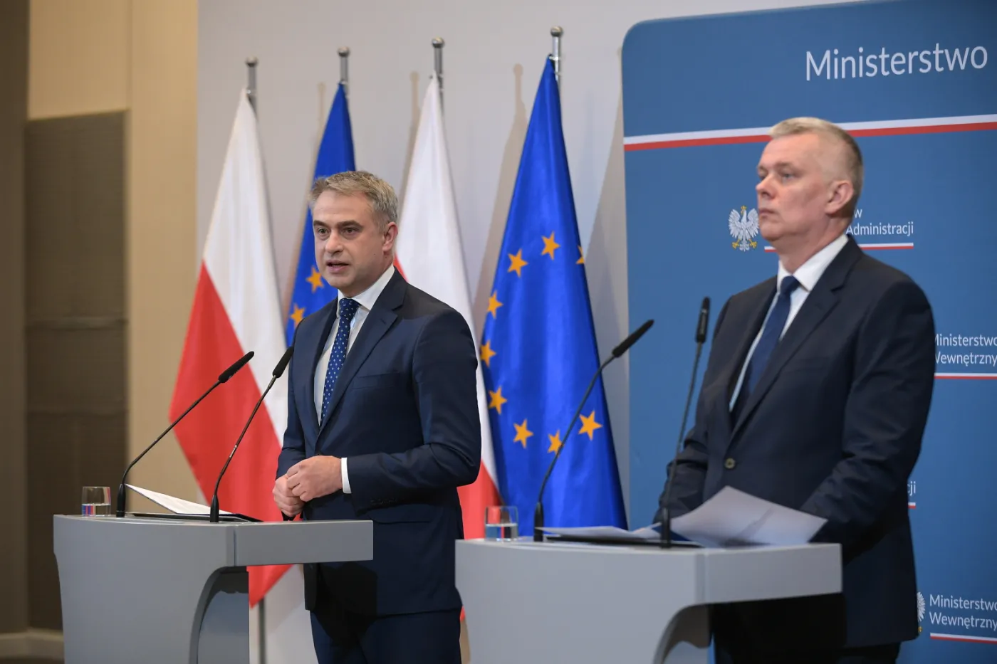 Tomasz Siemoniak i Krzysztof Gawkowski podczas konferencji MSWiA