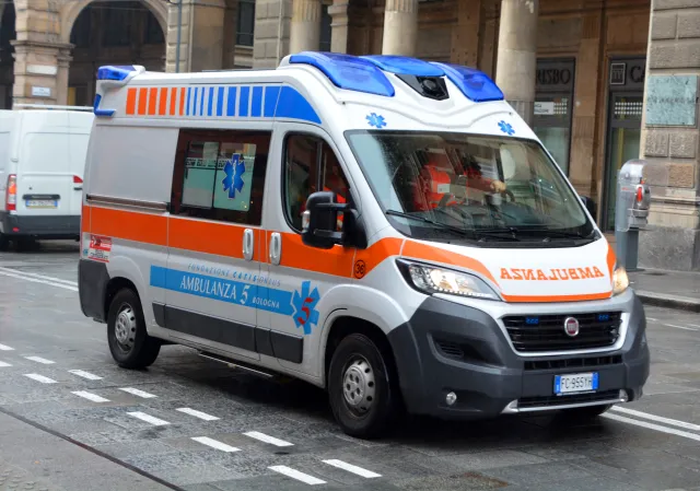 Wzrost liczby przypadków Covid-19 we Włoszech. Powodem mógł być jeden czynnik