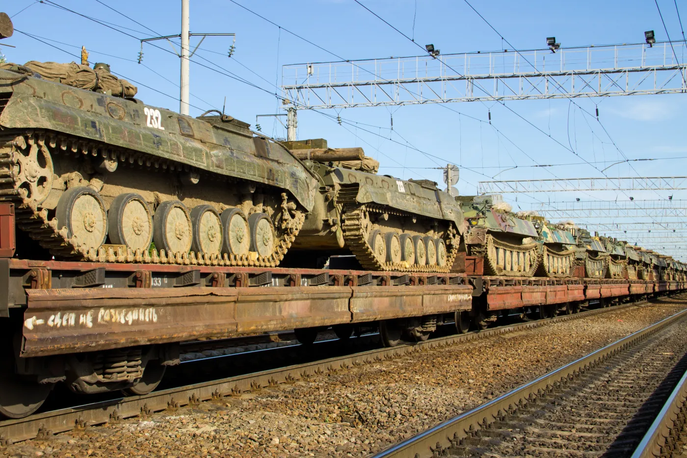 Fabryki broni na Białorusi pracują dzień i noc. Rosjanie już zacierają ręce