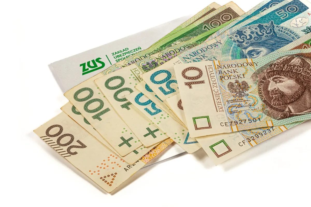 Nowe przepisy ZUS w sprawie emerytur od stycznia 2026. Seniorzy z tych roczników dostaną wyższe świadczenia