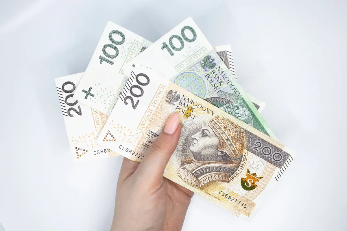 Ryczałt energetyczny z ZUS w 2026 roku. Nowa kwota od 1 marca. Sprawdź, jak obniżyć rachunki za prąd i gaz