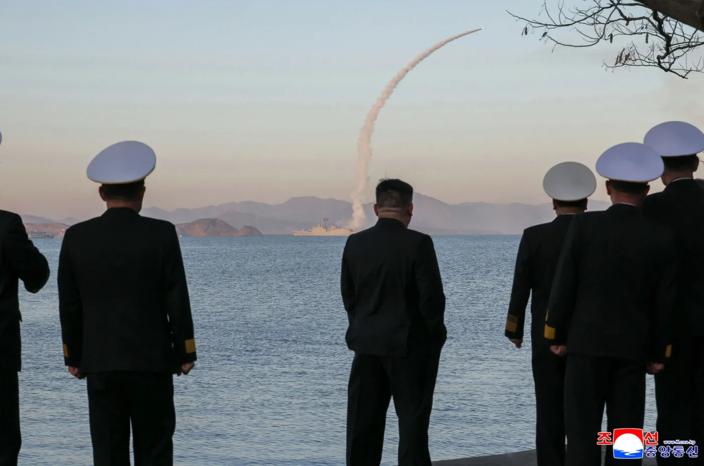 Rakiety nad Morzem Żółtym. Reżim wysłał czytelny sygnał o świcie